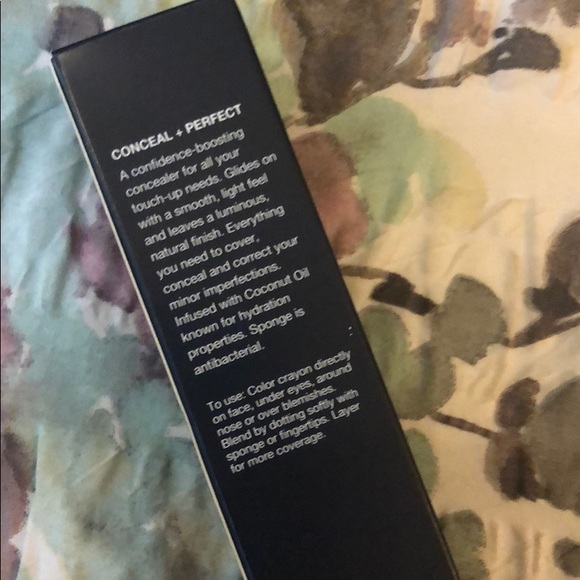 treStique face conceal cover + correct crayon - Picture 4 of 4